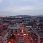 Free Parking, Balcony, Near To Park Homestay szállás *