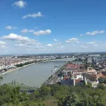 Homestay szállás Free Parking, Balcony, Near To Park Budapest