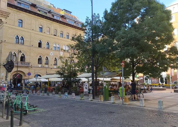 Free Parking, Balcony, Near To Park Rum i privatbostad *