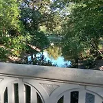 Homestay Free Parking, Balcony, Near To Park Budapest