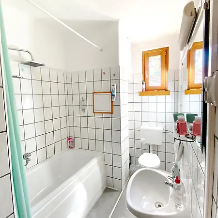 Free Parking, Balcony, Near To Park Habitación en casa particular *